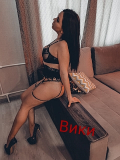 Девушка массажистка Вики, салон LikeTime